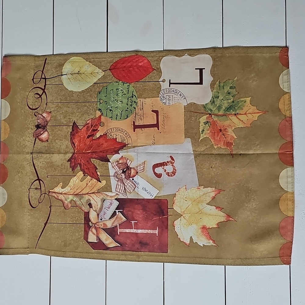 Fall Garden Flag with Fall Leaves - Give Thanks